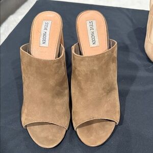 Steve Madden Tan Suede Peep Toe Mule Heels | Block Heel Slide Sandals | Size 9